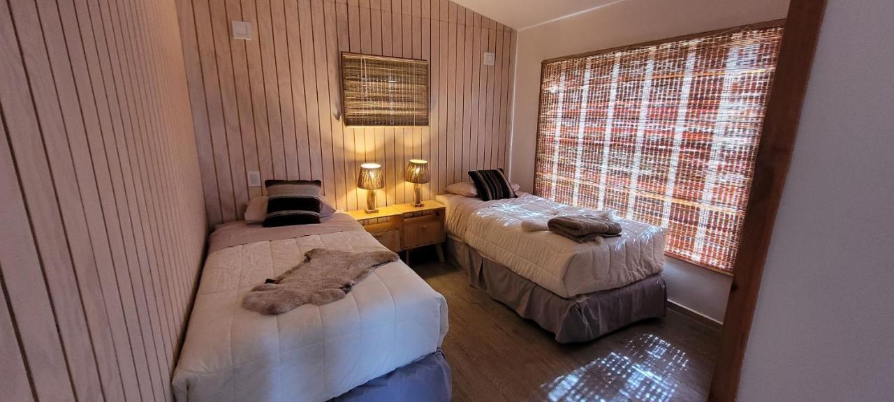 Cabana En Laguna Azul Patagonia Bagual Villa Torres del Paine National Park Luaran gambar